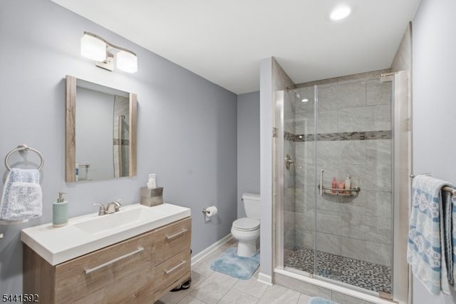 17 Kimble Ct, Hillsborough Twp., NJ 08844