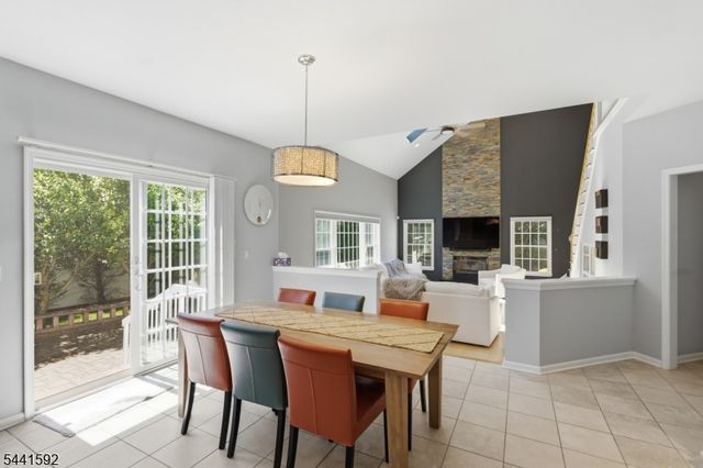 17 Kimble Ct, Hillsborough Twp., NJ 08844