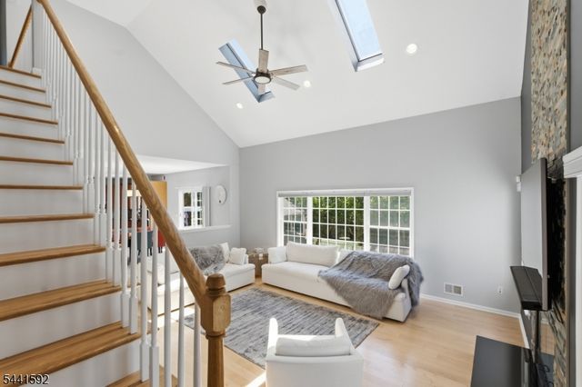 17 Kimble Ct, Hillsborough Twp., NJ 08844