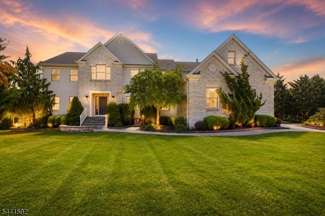 17 Kimble Ct, Hillsborough Twp., NJ 08844