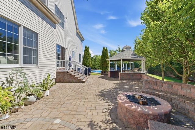 17 Kimble Ct, Hillsborough Twp., NJ 08844