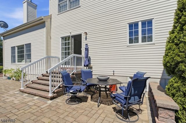 17 Kimble Ct, Hillsborough Twp., NJ 08844