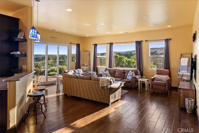 5250 , 5260 Vineyard, Paso Robles, CA 93446