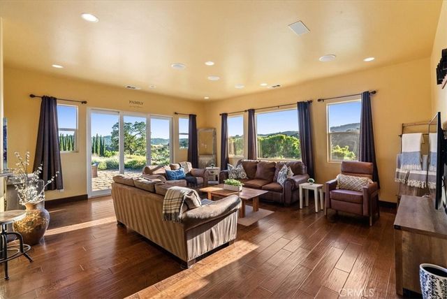 5250 , 5260 Vineyard, Paso Robles, CA 93446