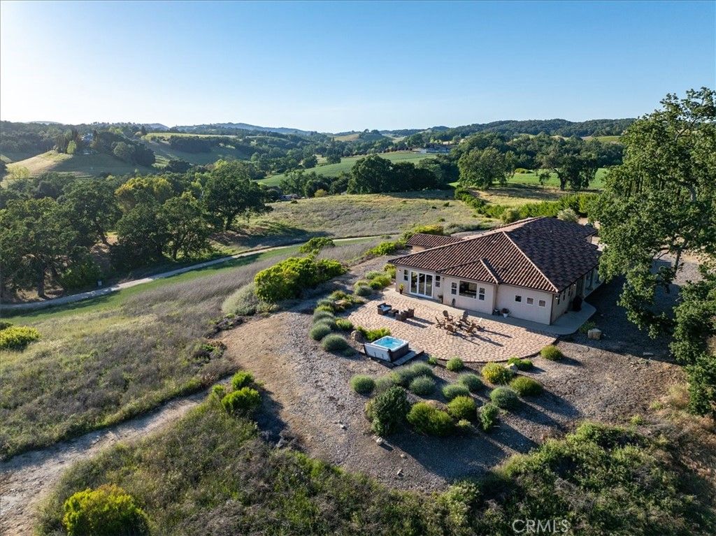 Image 31 of property listing at 5250 , 5260 Vineyard, Paso Robles, CA 93446