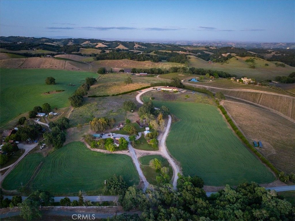 Image 34 of property listing at 5250 , 5260 Vineyard, Paso Robles, CA 93446