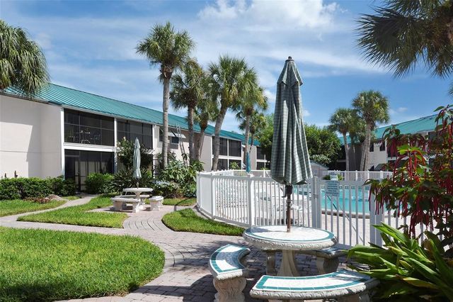 5641 MIDNIGHT PASS ROAD 904, Sarasota, FL 34242
