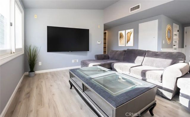 5706 Wallis Lane, Woodland Hills, CA 91367