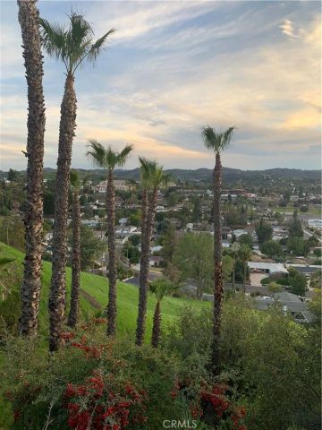 5706 Wallis Lane, Woodland Hills, CA 91367