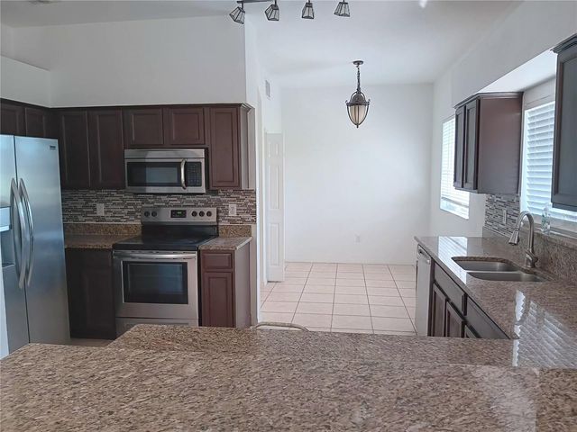 18178 SANDY POINTE DRIVE, Tampa, FL 33647