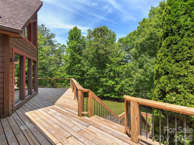 40 Deer Ridge Road, Mills River, NC 28759