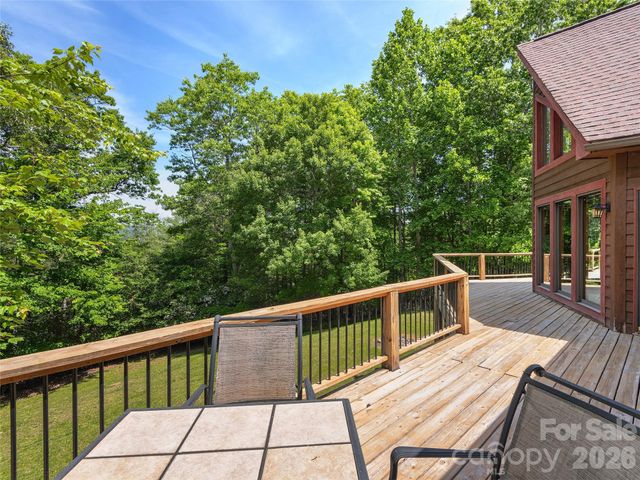 40 Deer Ridge Road, Mills River, NC 28759