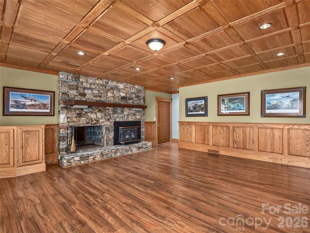 40 Deer Ridge Road, Mills River, NC 28759