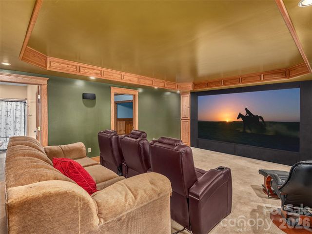 40 Deer Ridge Road, Mills River, NC 28759