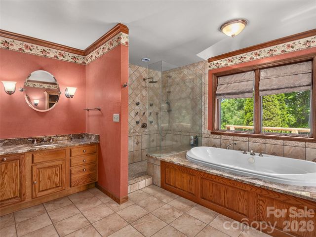 40 Deer Ridge Road, Mills River, NC 28759