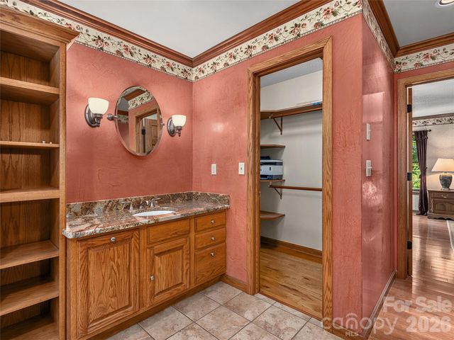 40 Deer Ridge Road, Mills River, NC 28759