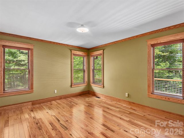40 Deer Ridge Road, Mills River, NC 28759