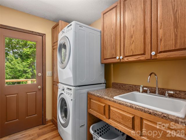 40 Deer Ridge Road, Mills River, NC 28759