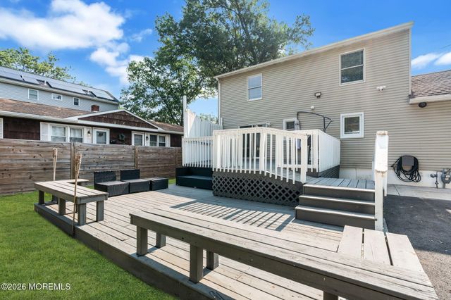 27 Sunset Street, Keansburg, NJ 07734