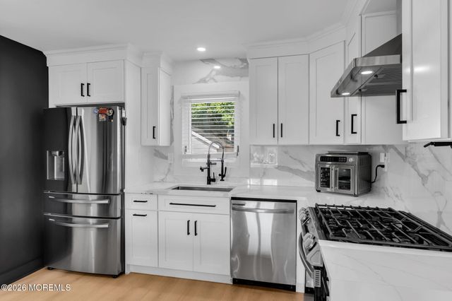 27 Sunset Street, Keansburg, NJ 07734