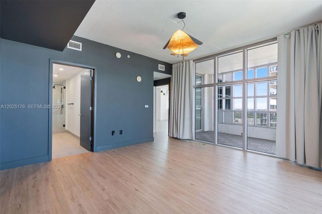 3301 NE 1st Ave H2215, Miami, FL 33137