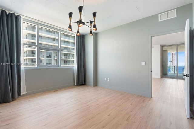 3301 NE 1st Ave H2215, Miami, FL 33137