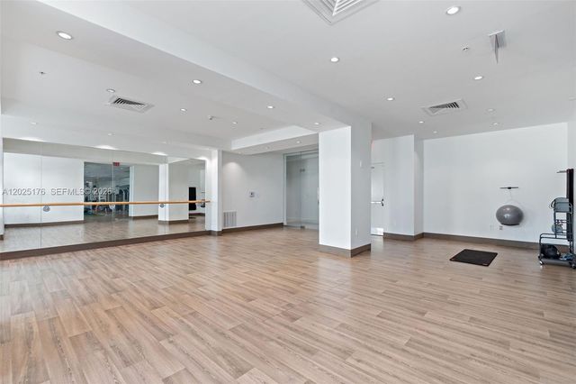3301 NE 1st Ave H2215, Miami, FL 33137