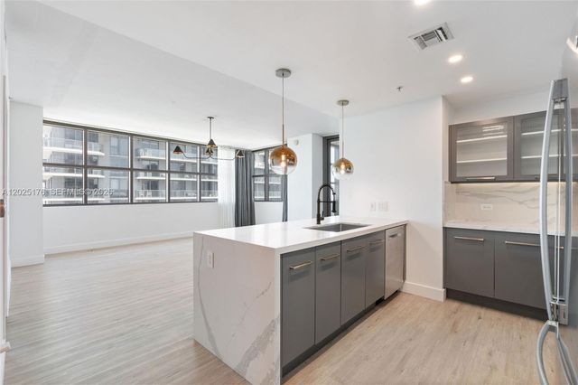 3301 NE 1st Ave H2215, Miami, FL 33137