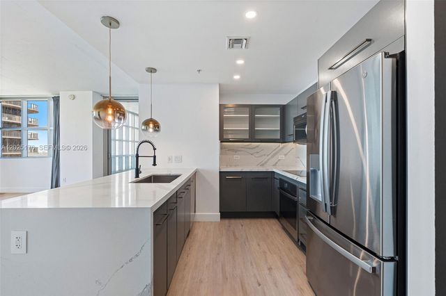 3301 NE 1st Ave H2215, Miami, FL 33137