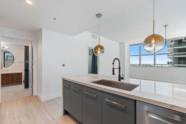 3301 NE 1st Ave H2215, Miami, FL 33137