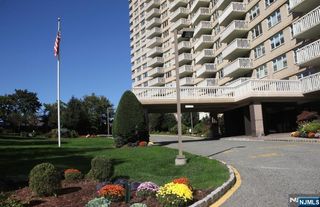 555 North Avenue 15W, Fort Lee, NJ 07024