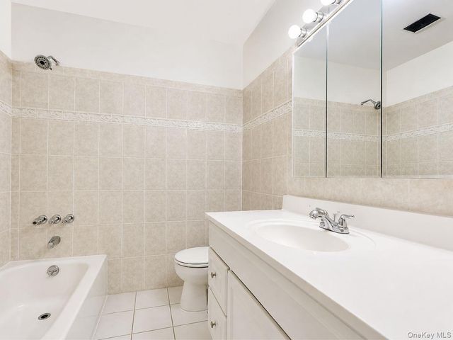 89-11 32nd Avenue, East Elmhurst, NY 11369