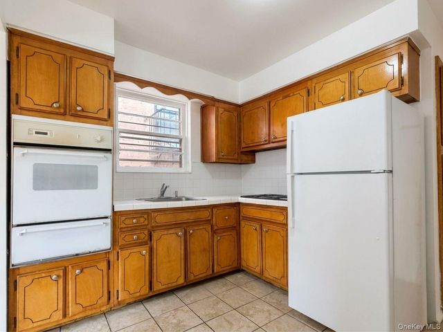 89-11 32nd Avenue, East Elmhurst, NY 11369