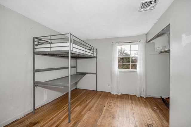 14 New Caster Dr, Lowell, MA 01854