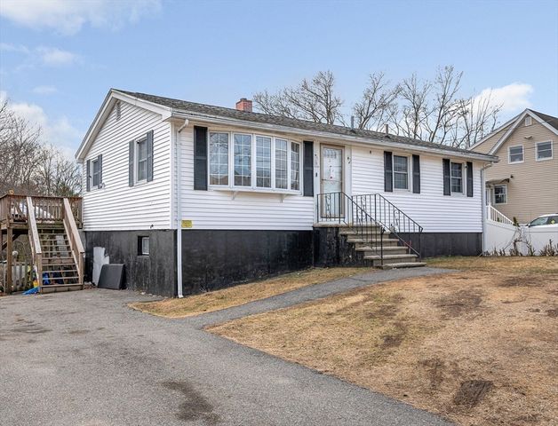 14 New Caster Dr, Lowell, MA 01854