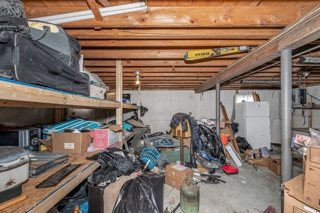 14 New Caster Dr, Lowell, MA 01854