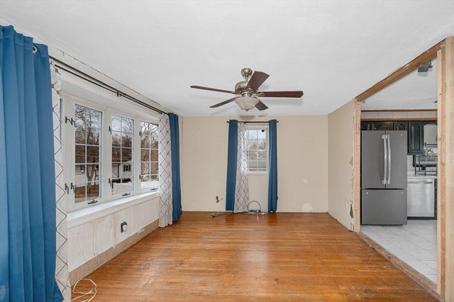 14 New Caster Dr, Lowell, MA 01854