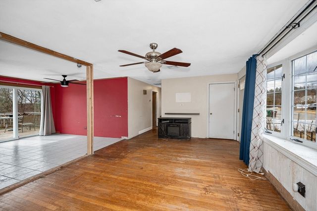 14 New Caster Dr, Lowell, MA 01854