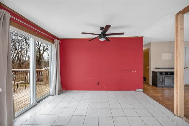 14 New Caster Dr, Lowell, MA 01854