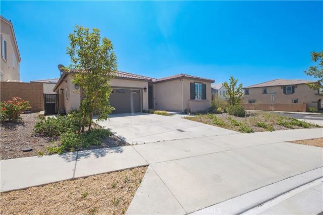 4953 Boston Ivy St, Fontana, CA 92336