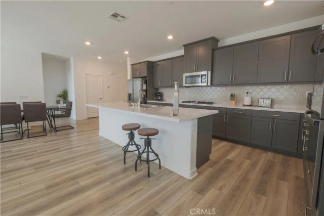 4953 Boston Ivy St, Fontana, CA 92336