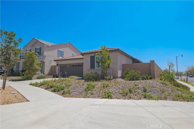 4953 Boston Ivy St, Fontana, CA 92336