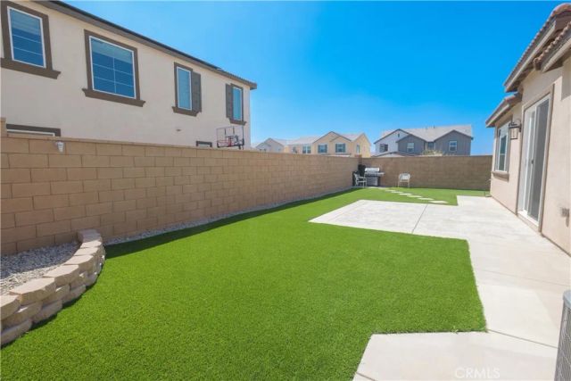 4953 Boston Ivy St, Fontana, CA 92336