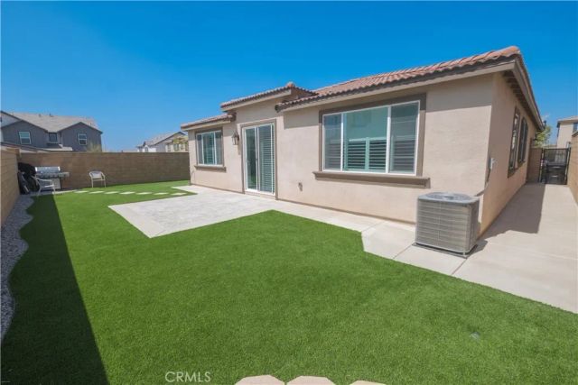 4953 Boston Ivy St, Fontana, CA 92336