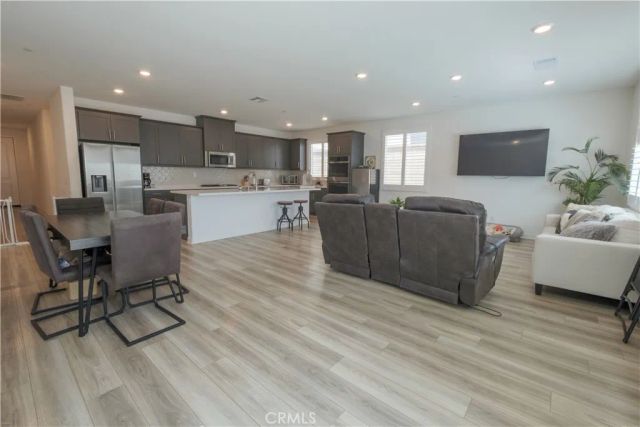 4953 Boston Ivy St, Fontana, CA 92336