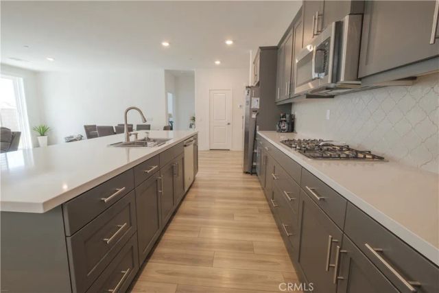 4953 Boston Ivy St, Fontana, CA 92336