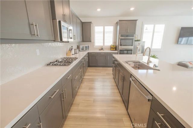 4953 Boston Ivy St, Fontana, CA 92336