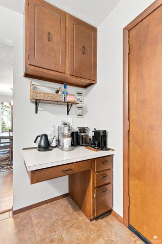 1800 Cedar Crest Drive, Manhattan, KS 66503