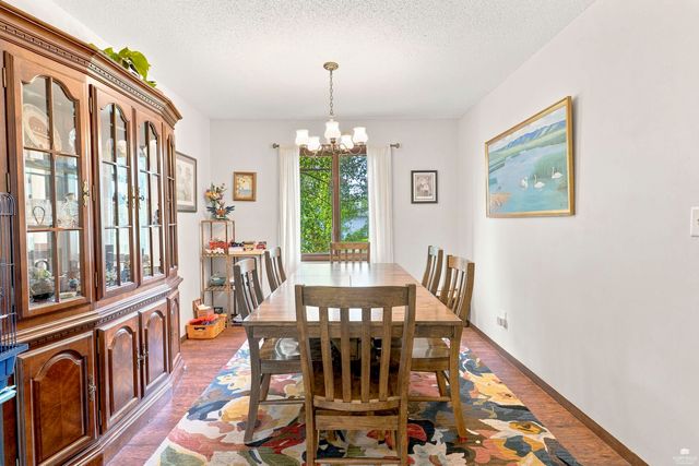 1800 Cedar Crest Drive, Manhattan, KS 66503