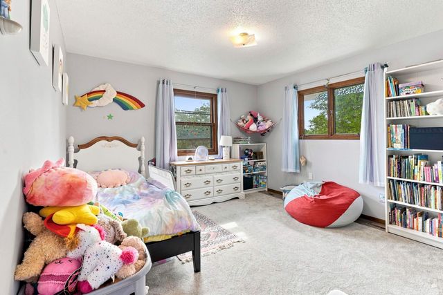 1800 Cedar Crest Drive, Manhattan, KS 66503